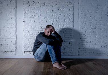 Yalnız adam depresyon