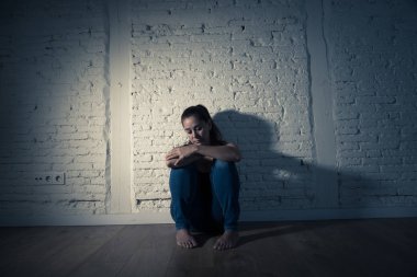 Yalnız kadın depresyon