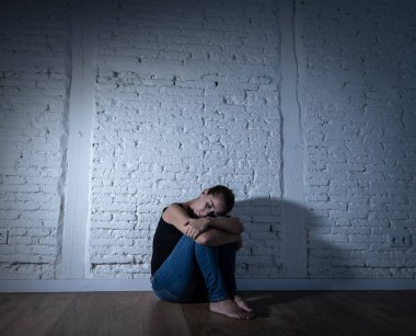 Yalnız kadın depresyon
