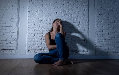 Yalnız kadın depresyon