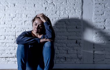 Yalnız kadın depresyon