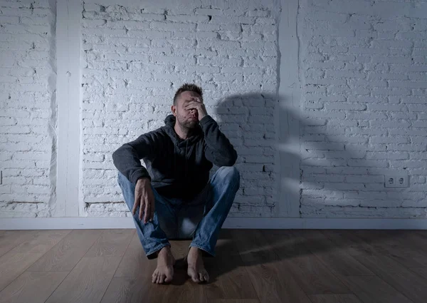 Yalnız adam depresyon