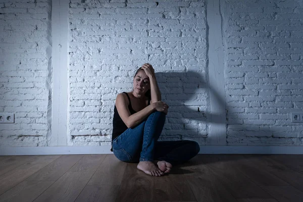 Donna sola che soffre di depressione — Foto Stock