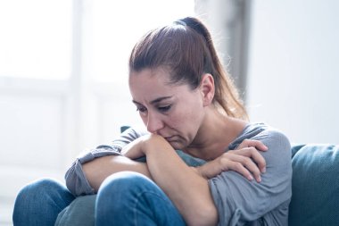 genç kadının depresyon