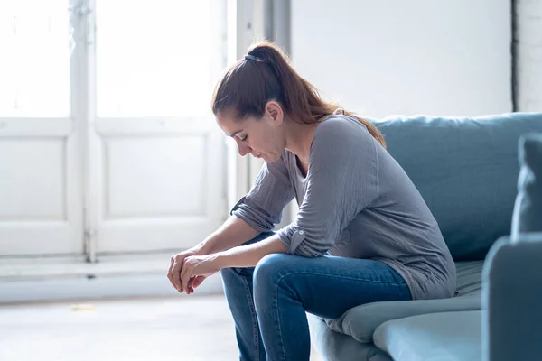 Jeune femme souffrant de dépression — Photo