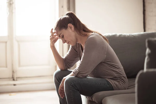 Jonge vrouw lijden aan depressie — Stockfoto