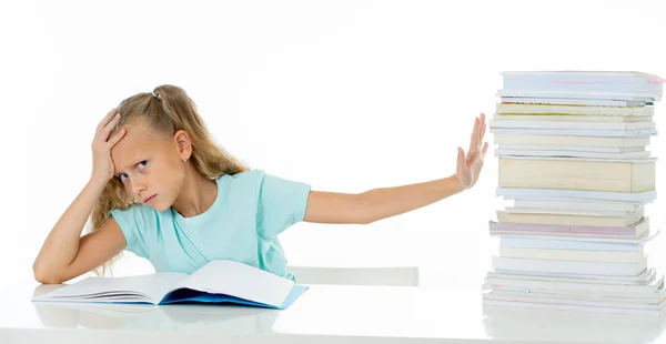 Prachtige School Meisje Probeert Studeren Met Veel Huiswerk Drijft Dat — Stockfoto