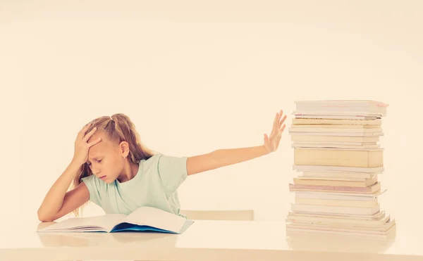 Niña Enojada Con Una Actitud Negativa Hacia Los Estudios Escuela — Foto de Stock