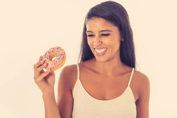Retrato Una Hermosa Mujer Latina Extremadamente Feliz Comiendo Delicioso Donuts — Foto de Stock