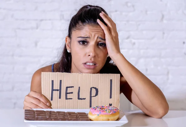 Young Worried Latin Woman Feeling Tempted Guilty Wanting Eat Chocolate — Stock Photo, Image