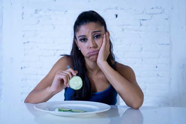 Portret Jonge Aantrekkelijke Vrouw Voelen Verdrietig Verveeld Met Dieet Niet — Stockfoto