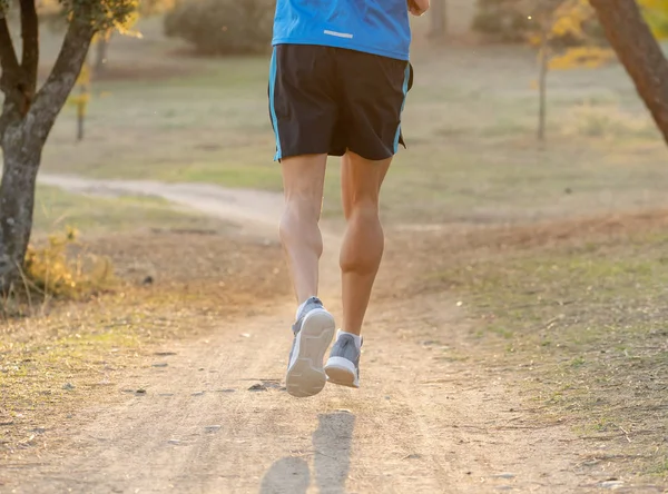 Back View Sport Man Ripped Athletic Muscular Legs Running Road — Stock Photo, Image