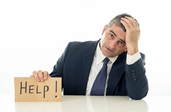 Безпосередній Зрілий Бізнесмен Тримає Знак Допомоги Фінансовій Кризі Безробіття Стрес — стокове фото