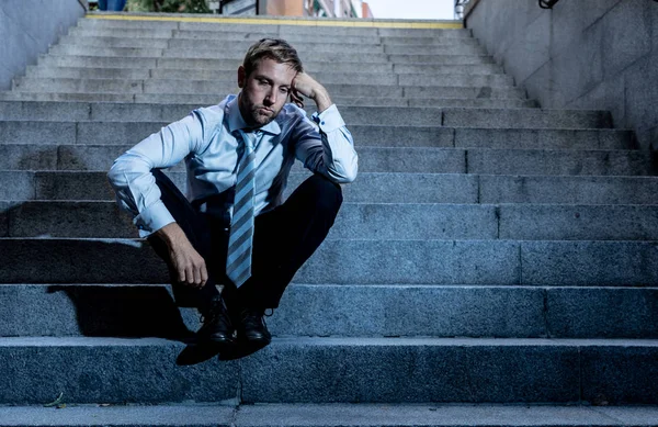 Young Fired Business Man Lost Depression Crying Abandoned Sitting Ground — Stock Photo, Image