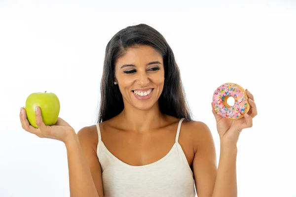 Schöne Glückliche Junge Frau Mit Apfel Und Donut Gesundem Ungesundem — Stockfoto