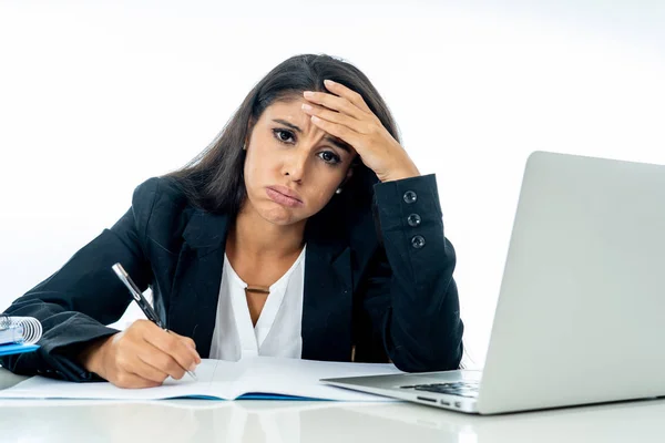 Joven Atractiva Empresaria Desesperada Frustrada Trabajando Computadora Portátil Oficina Horas — Foto de Stock