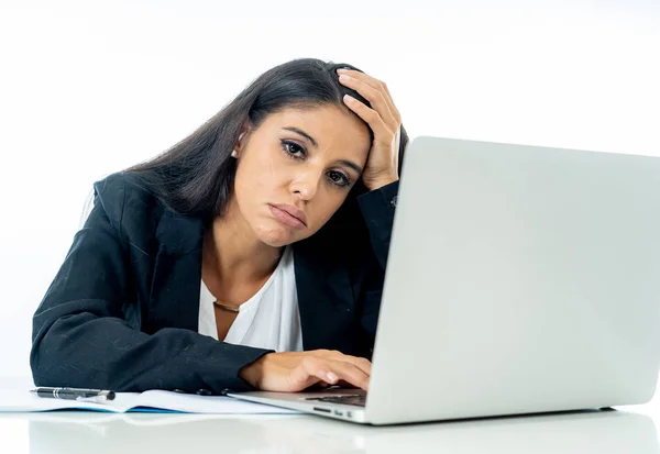 Joven Atractiva Empresaria Desesperada Frustrada Trabajando Computadora Portátil Oficina Horas — Foto de Stock