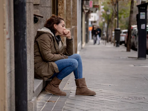 Mujer Atractiva Que Sufre Depresión Cayendo Triste Infeliz Corazón Roto —  Fotos de Stock