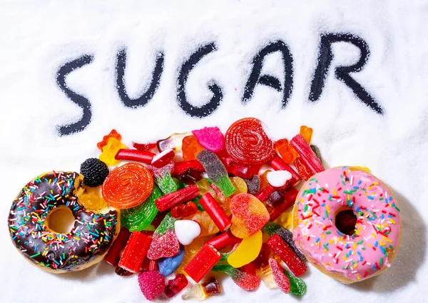 Colorida Selección Diferentes Dulces Caramelos Golosinas Con Palabra Azúcar Escrita —  Fotos de Stock