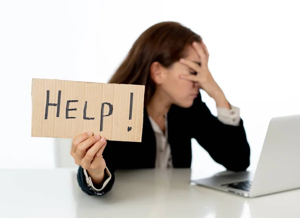 Jonge Aantrekkelijke Depressief Latijns Zakenvrouw Holding Teken Helpbericht Uitgeput Onder — Stockfoto