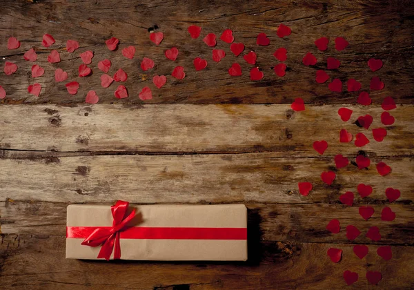 Hermosa Composición San Valentín Regalos Corazones Rojos Sobre Fondo Mesa — Foto de Stock