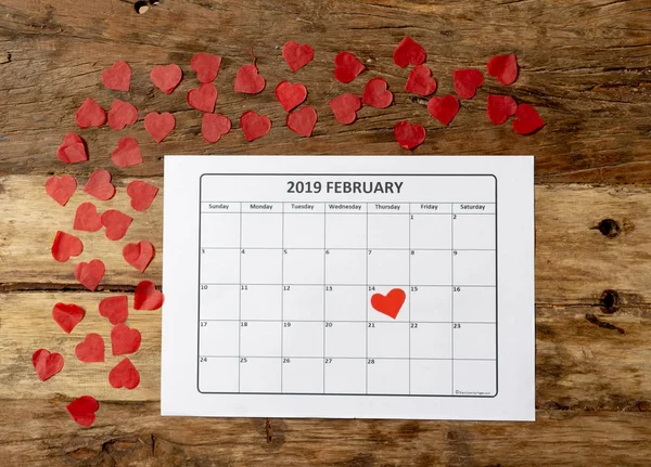 2019 달력과 선물의 개념적 이미지 세인트 발렌타인 데이트 사랑과 로맨틱 — 스톡 사진