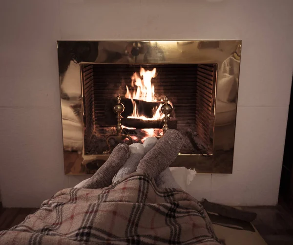 Soğuk Kış Tatilleri Mutlu Anları Noel Evde Sıcak Bir Içecek — Stok fotoğraf