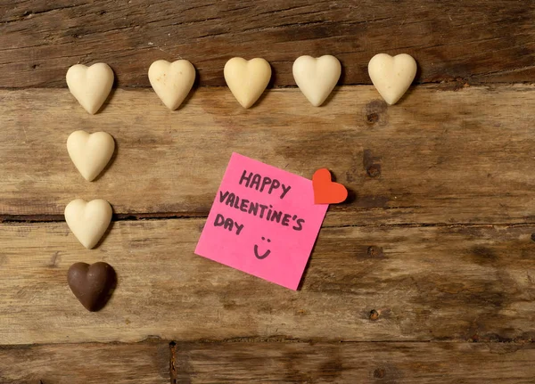 Vackra Ovanifrån Valentines Sammansättning Hjärtformade Praliner Och Glad Alla Hjärtans — Stockfoto