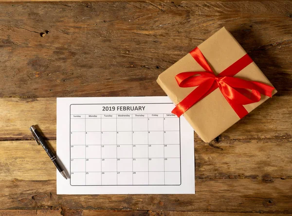 Conceptual Image 2019 February Calendar Present Gift Wrapped Red Ribbon — Stock Photo, Image