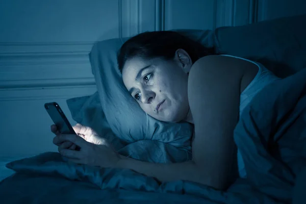 Addicted Young Beautiful Woman Chatting Surfing Internet Using Her Smart — Stock Photo, Image