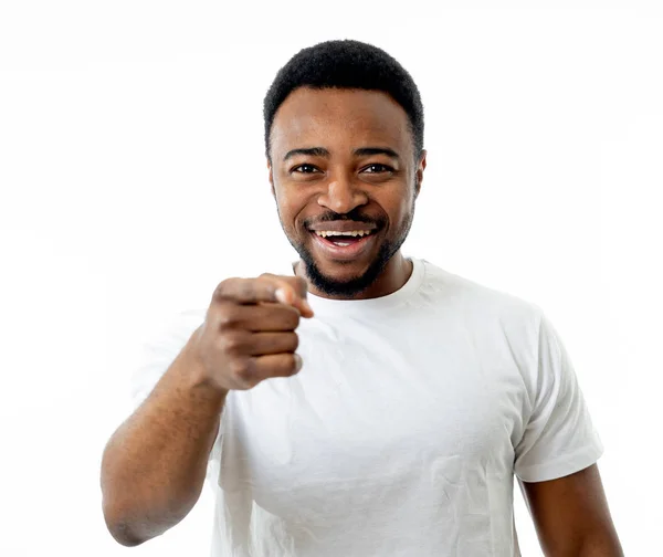 Retrato Del Hombre Sonriente Divirtiéndose Gozándose Sonriendo Riéndose Cámara Señalando — Foto de Stock