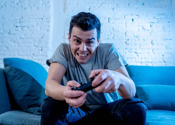 Retrato Joven Estudiante Que Pasa Tiempo Jugando Videojuegos Usando Joystick — Foto de Stock