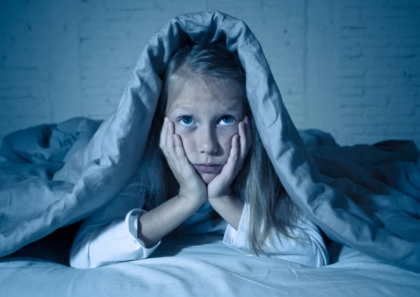 Sevimli Küçük Beyaz Kız Duygu Yorgun Uykusuz Uykusuzluk Depresyon Stres — Stok fotoğraf