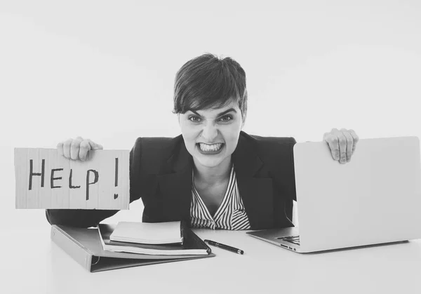 Fatiguée Frustrée Jeune Femme Affaires Attrayante Travaillant Sur Ordinateur Tenant — Photo