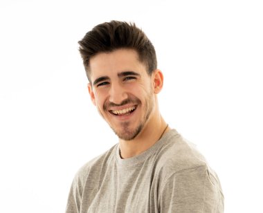 Eğleniyor mutlu genç adam portresi kapatın ve gülümseyen ve kameraya gülme sevinç. İnsanlar, insan duyguları, yüz ifadeleri, mutluluk ve gençlik güzellik kavramı.