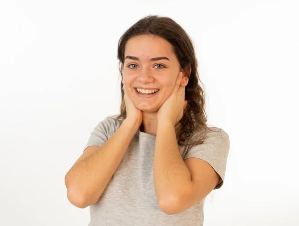 Primer Plano Retrato Chica Caucásica Bastante Joven Con Cara Feliz — Foto de Stock