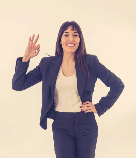 Retrato Media Longitud Joven Mujer Negocios Bonita Pie Haciendo Todo — Foto de Stock