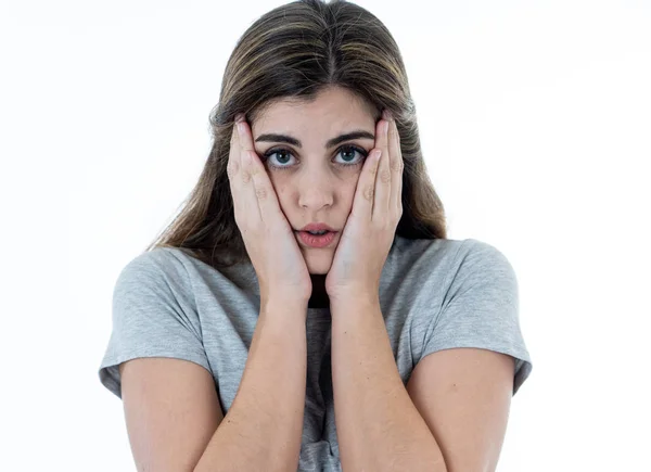 Retrato Una Joven Mujer Triste Asustada Preocupada Mirando Preocupada Disgustada — Foto de Stock