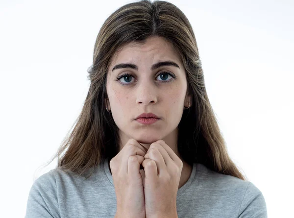 Retrato Una Joven Mujer Triste Seria Preocupada Llorando Sintiéndose Preocupada — Foto de Stock