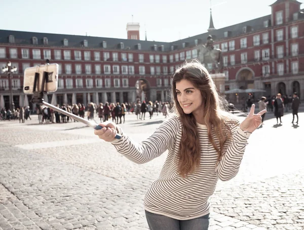 Hermosa Joven Caucásica Feliz Emocionada Plaza Mayor Madrid Tomando Una —  Fotos de Stock