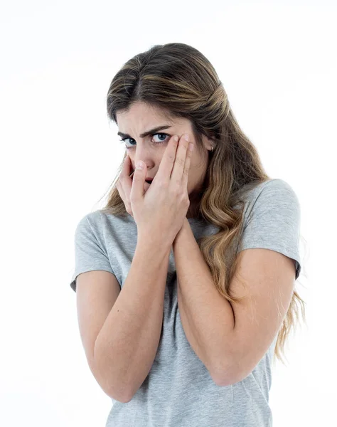 Gros Plan Portrait Jeune Femme Sentant Effrayée Choquée Cachant Son — Photo