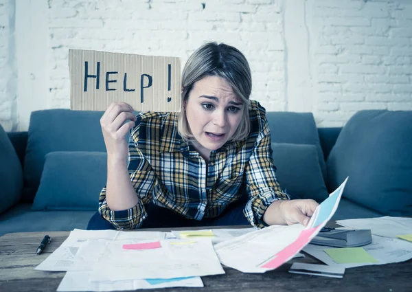 Livsstils Porträtt Orolig Desperat Ung Kvinna Känner Sig Stressad Medan — Stockfoto