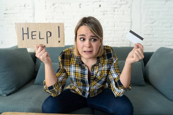 Porträtt Orolig Ung Kvinna Känsla Stressad Med För Mycket Kredit — Stockfoto