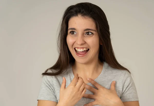 Retrato Una Hermosa Mujer Conmocionada Escuchando Buenas Noticias Teniendo Gran — Foto de Stock