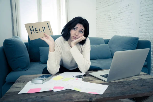 Stressed and overwhelmed young woman accounting home finances paying bills asking for help — Stock Photo, Image