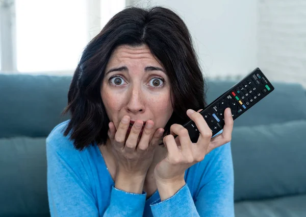 Lifestyle Porträt Einer Frau Die Angst Verspürt Und Schockiert Ist — Stockfoto