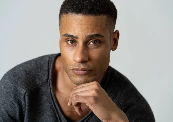 Porträtt Unga Attraktiva Snygg Afrikansk Amerikansk Man Modell Poserar Casual — Stockfoto