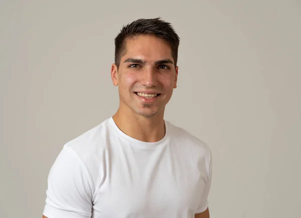 Retrato Modelo Joven Atractiva Con Cara Feliz Hermosa Sonrisa Guapo — Foto de Stock