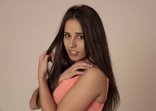 Κλείστε Πορτρέτο Της Νεαρής Όμορφη Λατινική Γυναίκα Χαρούμενο Πρόσωπο Όμορφο — Φωτογραφία Αρχείου