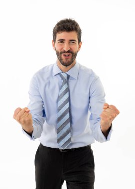 Hipster işadamıportresi mutlu duygu yumruk ile başarı kutluyor. Kopya alanı ile nötr arka planda izole edilmiştir. İnsanlar iş, kariyer eğitimi ve başarılı genç erkekler.